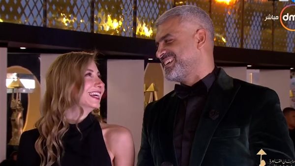 هاني عادل وزوجته