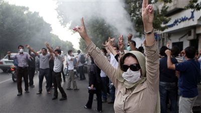 في يوم المرأة.. أمريكا تفرض عقوبات على إيران بسبب قمع احتجاجات النساء