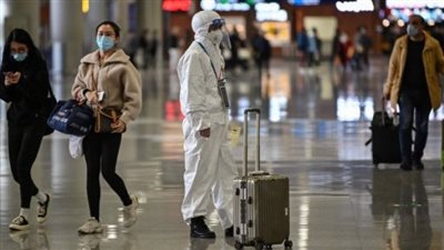 بسبب المتحور الجديد المثير للقلق.. أمريكا وكندا تغلقان حدودهما أمام المسافرين من عدة دول إفريقية