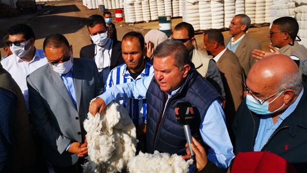 هشام توفيق وزير قطاع