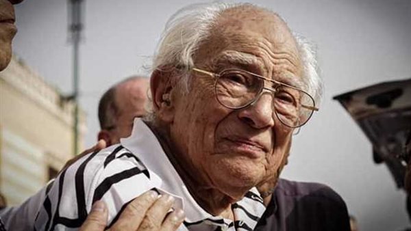 الفنان رشوان توفيق