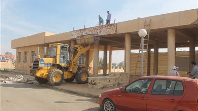 غلق وتشميع 3 فيلات لمخالفة تغيير النشاط من سكني إلى تجاري بـ جهاز السادات