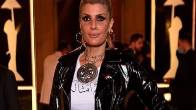 فيدرا عن إثارتها الجدل بالقاهرة السينمائي: طول عمرنا بنلبس آية الكرسي فين الغلط؟