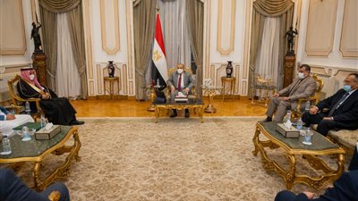 وزير الإنتاج الحربي يلتقي رئيس المؤسسة العامة للصناعات العسكرية بالسعودية