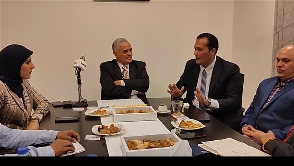 جانب من الندوة