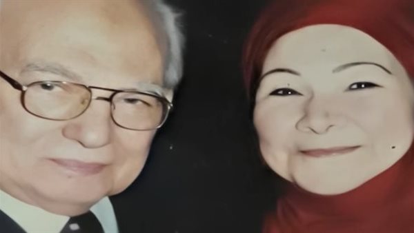  رشوان توفيق وزوجته