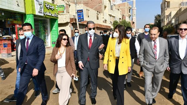 وزيرة الهجرة تتفقد