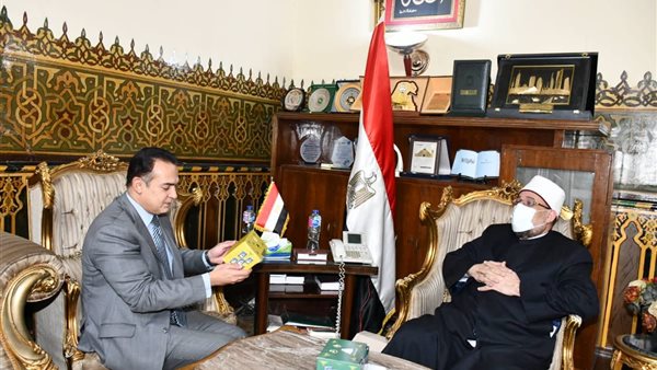 وزير الأوقاف يستقبل