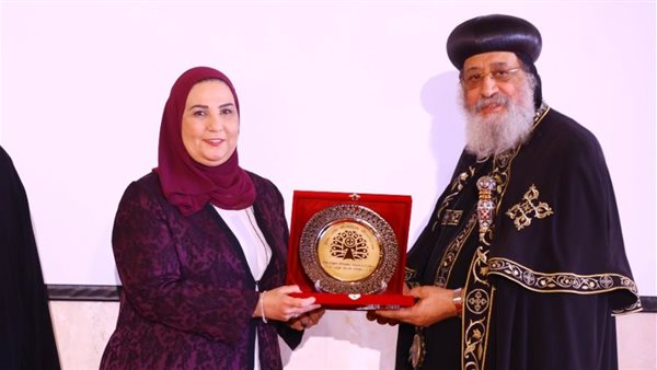 البابا تواضروس يكرم