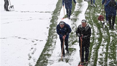 تأجيل مباراة توتنهام وبيرنلي لسوء الأحوال الجوية