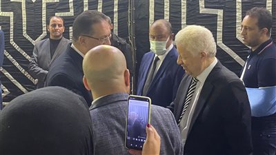 وصول مرتضى منصور إلى عزاء المستشار جلال إبراهيم | صور وفيديو