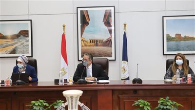 وزير السياحة يناقش استعدادات احتفالية سانت كاترين | صور 