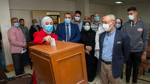 رئيس جامعة طنطا يتفقد