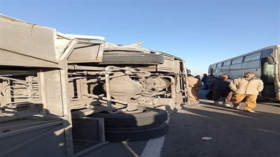 انقلاب أتوبيس عمال تابع لشركة سيراميكا كليوباترا على طريق القطامية