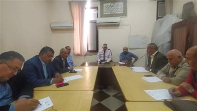 وكيل تعليم أسيوط يناقش ضوابط مسابقة أوائل الطلبة لعام 2021-2022