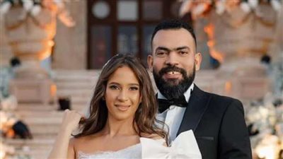 أول تعليق من زوجة خالد عليش بعد اكتشاف مصاب بكورونا الجديد خلال عودتهما من جنوب إفريقيا