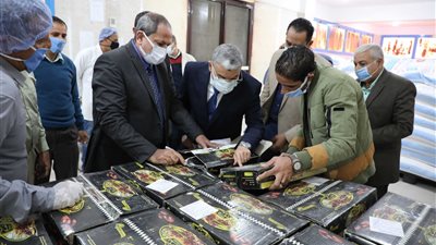 محافظ المنيا يتابع جاهزية مصنعي التغذية المدرسية بالمنطقة الصناعية