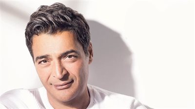 فشل ألبومه الأول وتزوج 5 مرات.. محطات في حياة حميد الشاعري | فيديو جراف