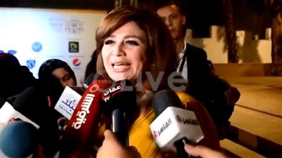 إلهام شاهين: كريم عبد العزيز ده حبيب قلبي ومن أول فيلم ليه وهو نجم | فيديو