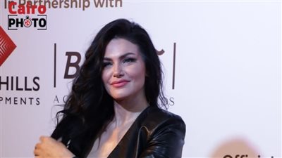 دارين حداد: كريم عبد العزيز حبيبي من أيام فيلم الفيل الأزرق | فيديو