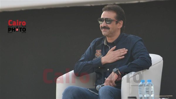 الفنان كريم عبد العزيز