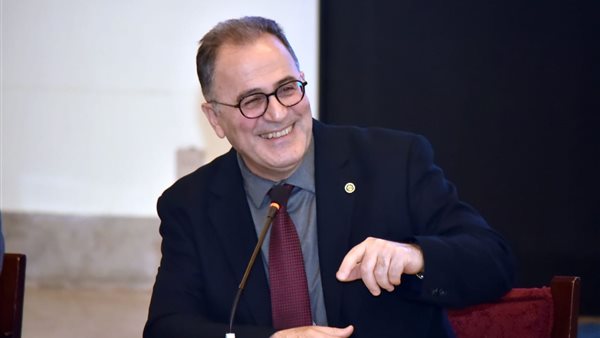  أحمد دلال رئيس الجامعة