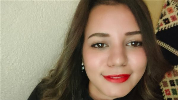 الفتاة آلاء 