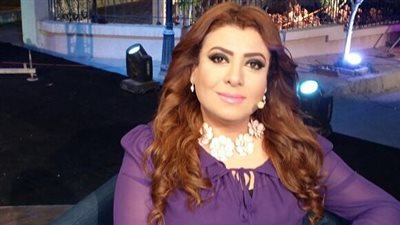 نشوى مصطفى تتعرض لهجوم من الجمهور بسبب دعمها للفنان رشوان توفيق | فيديو جراف 