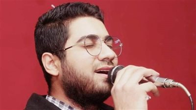 الإسناوي.. قصة موظف بقناة السويس احترف مدح الرسول: هدفي الآخرة وليس الشهرة والمال | فيديو