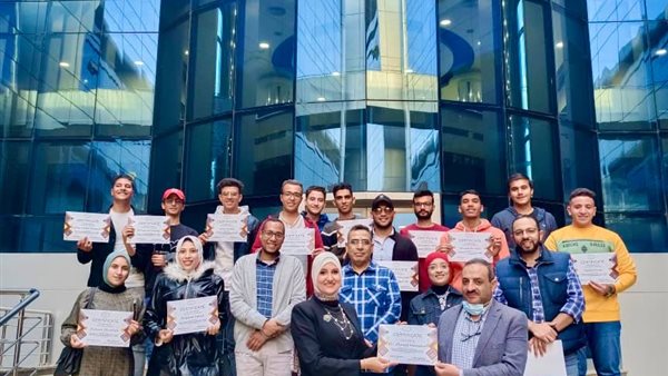 مجموعة من طلاب الجامعة