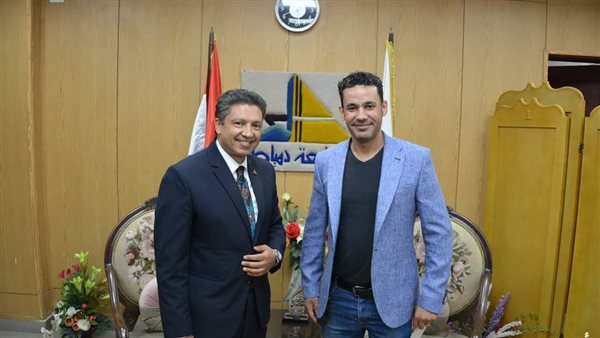 الدكتور أحمد عوض