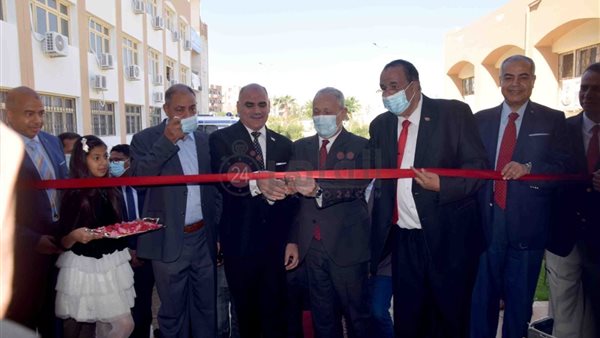 افتتاح كلية الطب