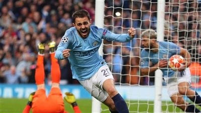 تقارير: تشافي مستعد للتضحية بنجم برشلونة من أجل ضم برناردو سيلفا