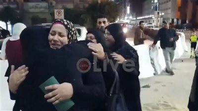 بالزغاريط.. فرحة أسرة قتيل المنزلة بعد إحالة أوراق اثنين من المتهمين للمفتي | بث مباشر