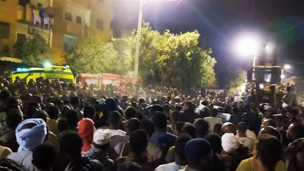 اثناء بحث فرق الإنقاذ