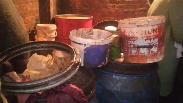 ضبط مصنع يقوم بإعادة