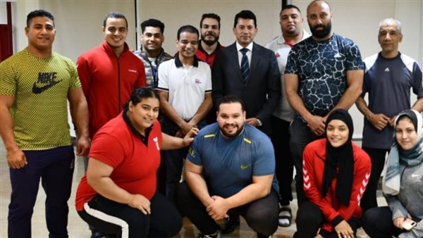 وزير الشباب والرياضة