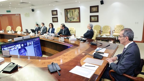 وزير الاتصالات وتكنولوجيا