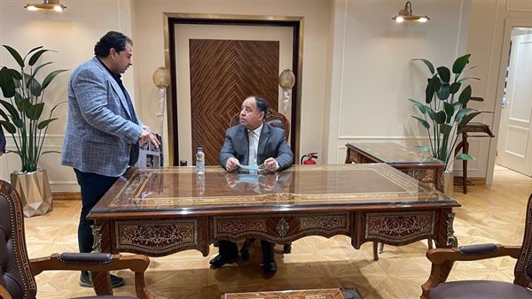 وزير المالية بالمقر