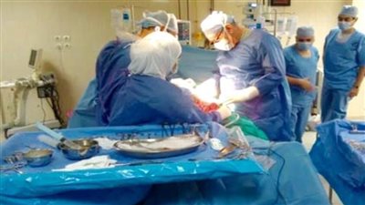  رغم تحذيرات الأطباء.. سيدة بأسيوط تتبرع لزوجها بكليتها: أفديه بعمري | بث مباشر