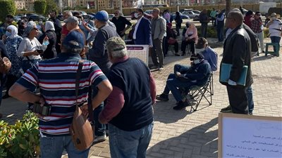 وقفة احتجاجية لـ مُلاك سفنكس أمام مقر المجتمعات العمرانية.. والمسؤولون يردون