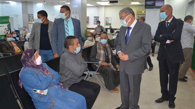 تنظيم قوافل طبية لتطعيم المواطنين بلقاح كورونا بالمنيا