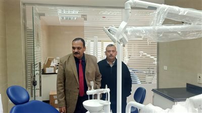 نائب رئيس الجامعة لشئون التعليم والطلاب يتفقد أعمال التطعيم ومركز الأسنان بالإدارة الطبية