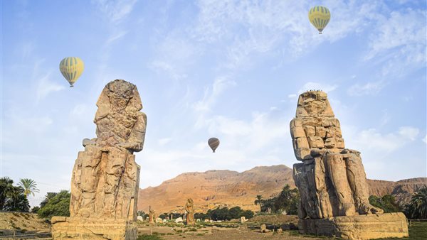 تمثالين ممنون 