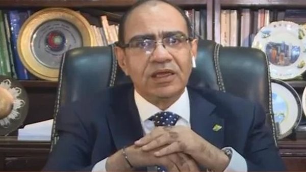 الدكتور حسام حسني