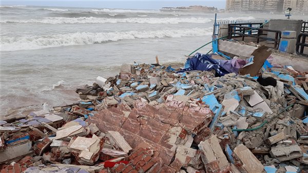 انهيار غرفة وسور