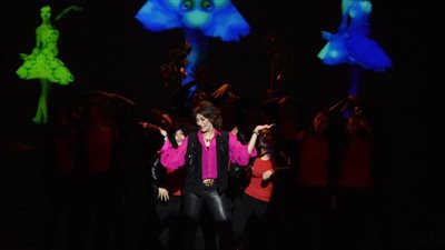 سماح أنور تبدع خلال عرض في انتظار بابا.. وزيادة أيام العرض بسبب الإقبال| صور