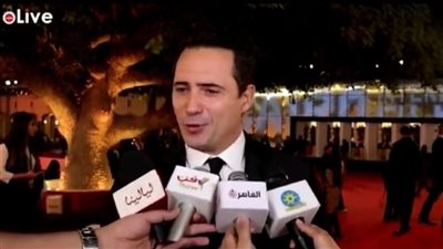 ظافر العابدين عن وسامته: أنا موجود هنا علشان الفيلم فقط.. والإخراج مسؤولية كبيرة | فيديو
