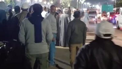 تشييع جثمان طبيب انقلبت به سيارة داخل ترعة في مركز شطورة بسوهاج | بث مباشر