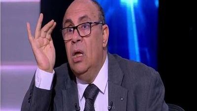 زوجتي وجدت لفظ الجلالة على حبة بطاطس نحتفط بها للتبرك؟.. مبروك عطية: اسلقوها واتعشوا بيها